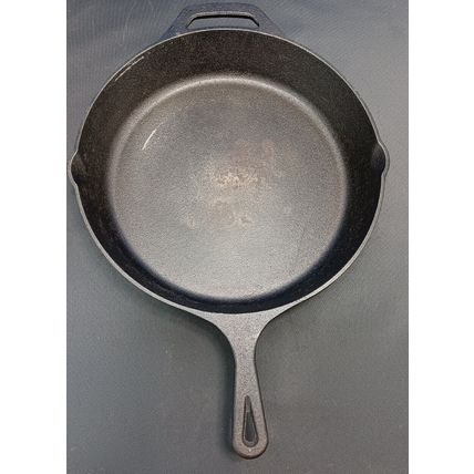 Utopia Kitchen Pan Cast Iron Round Surface Heavy 12