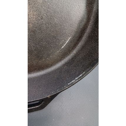 Utopia Kitchen Pan Cast Iron Round Surface Heavy 12