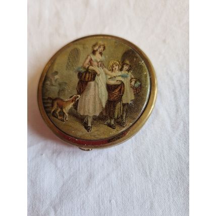 RARE VINTAGE LAVENDER SELLER POWDER COMPACT BY YARDLEY
