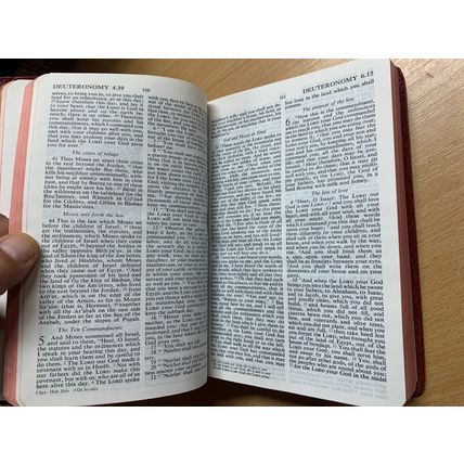 1971 HOLY BIBLE KING JESUS WORDS IN RED USA FAUX LEATHER BOOK (P4) ref:Y104