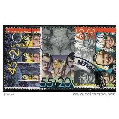 1981 3 different values - #212 fine used (o)