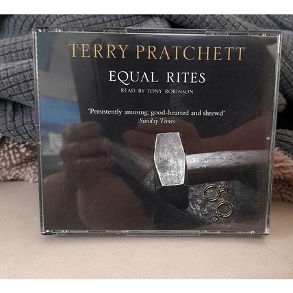 Terry Pratchett : Discworld 3 : Equal Rites (3xCD) Audio Book