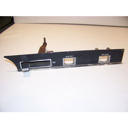 1967 CHRYSLER NEWPORT CUSTOM VENT, REAR VENT, REAR DEFOG BEZEL OEM #30503C