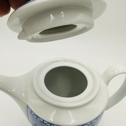 Wedgwood Coffee Pot Mikado Blue and White Porcelain Servewear Vintage Home China