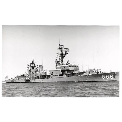 U S S "Orleck" 19/11/1972 : a postcard size real photo