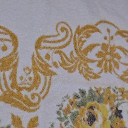 Vintage FLORAL BATH TOWEL Yellow Flowers Cannon? 43" x 24 1/2"