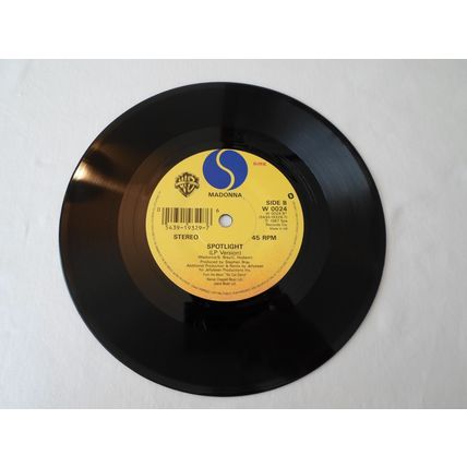 7"MADONNA.1990,RESCUE ME.SIRE W0024,543919329-7,SPOTLIGHT. CARD SLEEVE.NEAR MINT