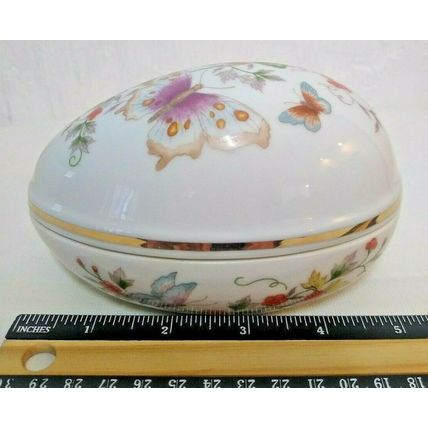 Avon 1974 Butterfly Fantasy Porcelain Treasure Egg 22K Gold Trim New