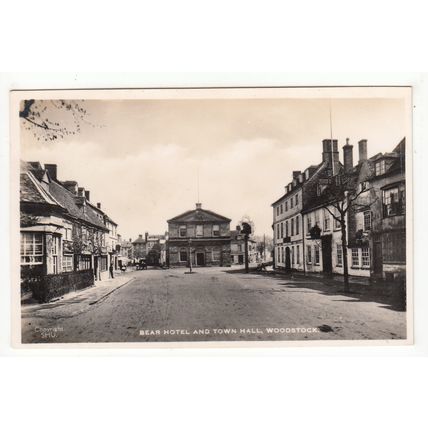 Bear Hotel & Town Hall Woodstock Postcard RP Oxfordshire