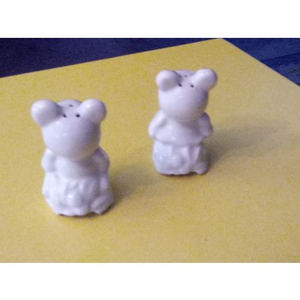 Old Vintage Walt Disney Mickey & Minnie Salt & Pepper Shakers 1940/50s