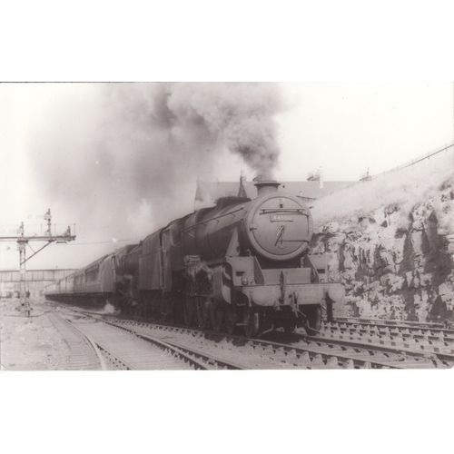 Railway Photo LMS Stanier Black 5 44866 Motherwell 4-6-0 Loco Double Heading