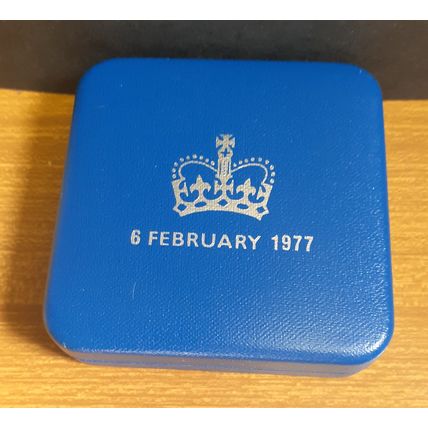 1977 Royal Mint Boxed 925 Silver Proof Queen Elizabeth 2nd Silver Jubilee Crown