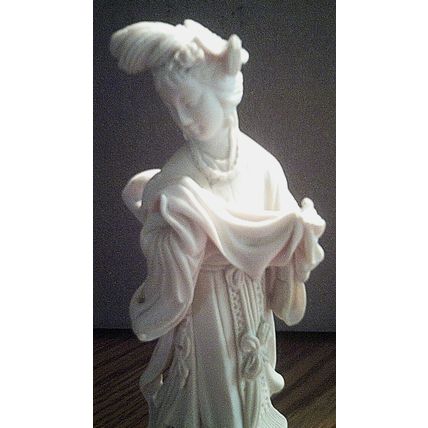 Figurine Asian Lady