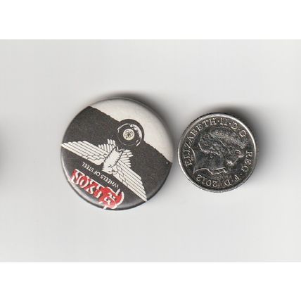 MUSIC Metal Pin Badge - Band - Saxon - Used (BZ24)