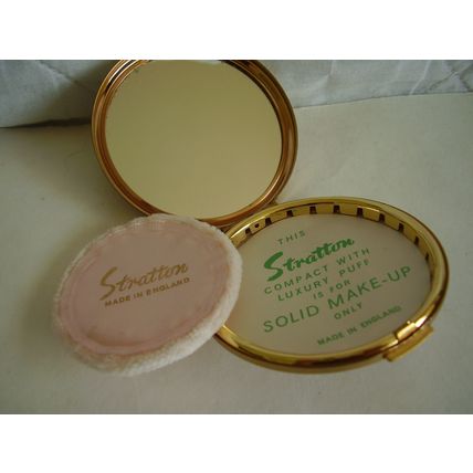 Vintage Stratton Morris Minor Car Cream Powder Compact New and Unused 1970s