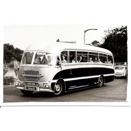 Black & White Photograph of Smith's Coaches of Rickmansworth - VOR 338
