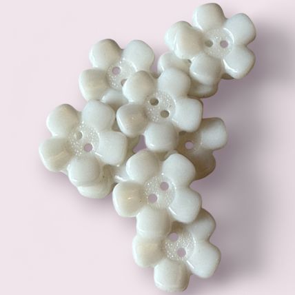 Acrylic Flower Buttons 20mm Flat 2 Hole 2 Colours White And Pink