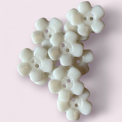 Acrylic Flower Buttons 20mm Flat 2 Hole 2 Colours White And Pink