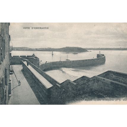 PC18864 Saint Malo. Les Ramparts et le Mole. Artaud et Nozais