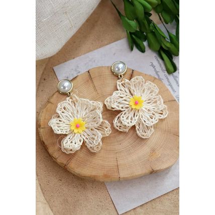 White Large Flower Crochet Pearl Stud Earrings