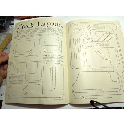 Lot of 2 Vintage Electric Trains 1952 & Model Builder Magazines 1940