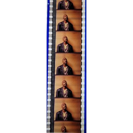 Pk DAU - A - MIX - c 066N . 1 STRIP OF 5 - 35MM FILM CELLS. ( TUPAC )