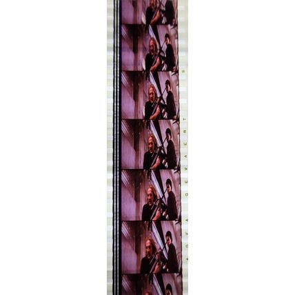 Pk DAU - A - MIX - D 085g . 1 STRIP OF 5 - 35MM FILM CELLS. ( dh )