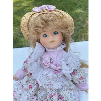 Kneeling Little Girl Porcelain Doll On Pillow W/Floral Lace Dress & Hat W/Bow