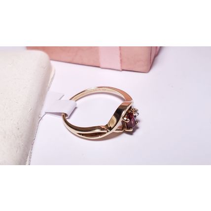 Estate .22ctw Natural Oval Garnet and Diamond Twisted 10Kt Yellow Gold Ring22439