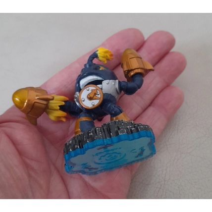 SKYLANDERS : COUNTDOWN : SWAP FORCE FIGURE *