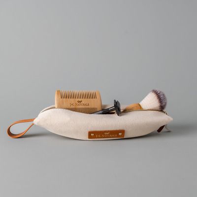 Toiletry bag[ ]