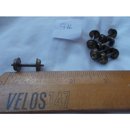 MODEL RAILWAY /WAGON WHEELS ? ? (G16) (09/01)