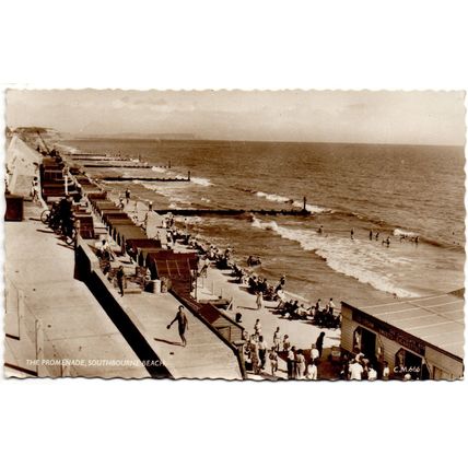 REAL PHOTOGRAPHIC POSTCARD OF THE PROMENADE SOUTHBOURNE DORSET (4211)