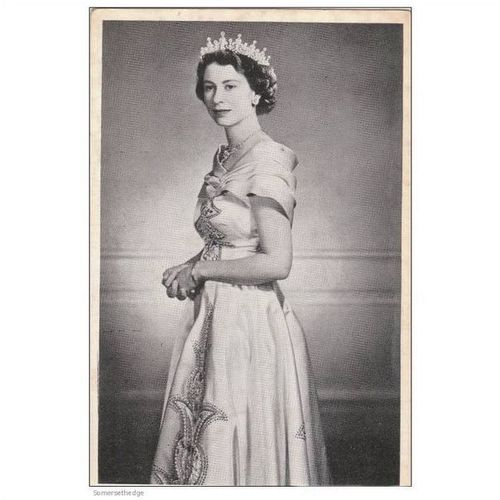 H.M. Queen Elizabeth II Postcard (ROY1073)