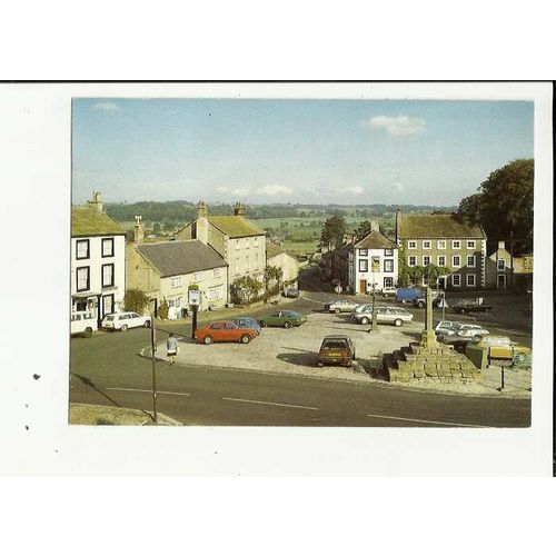 Yorkshire MIDDLEHAM Market Place Postcard by Judges (C8091)