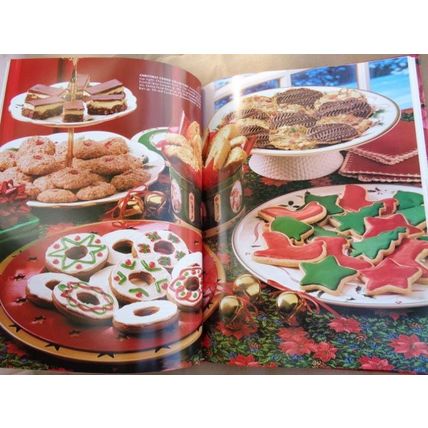 Country Woman Christmas Book 1999 HC Recipes Crafting Stories qbk009