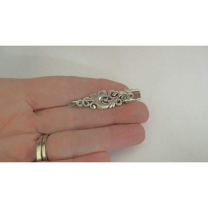 Small silver metal filigree alligator hair clip barrette for fine thin hair