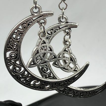 Earrings Hollow Moon Design Retro Elegant Dangle #572