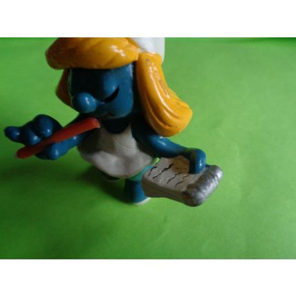 Secretary Smurfette smurf complete with pencil