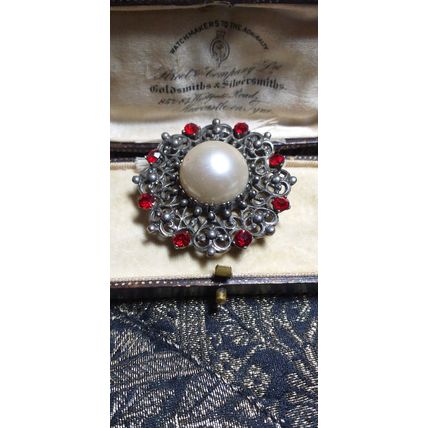 VINTAGE Pewter Ornate Scroll Frame Red Rhinestone & Faux Pearl Cabochon BROOCH
