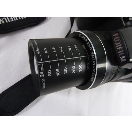 Fujifilm FinePix S4200 14.0MP 24X Zoom Digital Camera Black with 8gb SD Card*