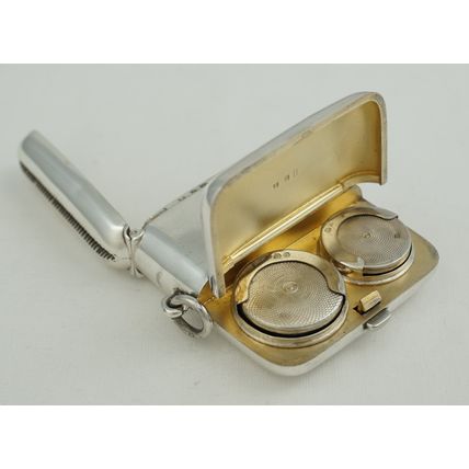 2 ¼" Vesta Cum Double Sovereign Case, Silver Gilt, Birmingham 1897, CS*FD, 70g.