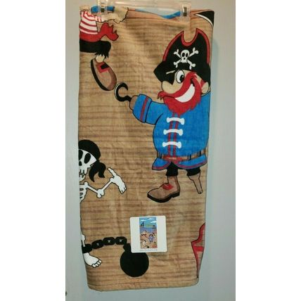 PIRATES~TREASURE & SKELETON PLUSH BEACH BATH TOWEL~NEW~SWIMMING IN SUMMER FUN