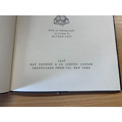 1948 1ST ED "THE PERFECT LADY" HISTORICAL FASHION ILLUSTRATED HARDBACK BOOK (P3)