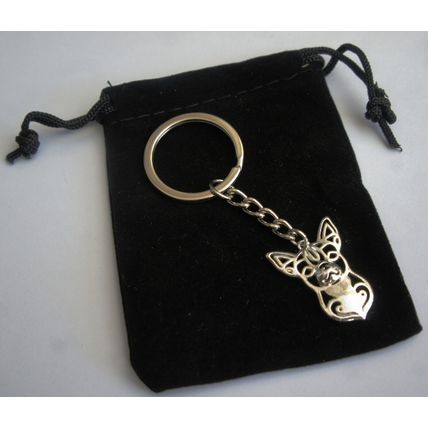 CHIHUAHUA SILVER METAL KEY RING IN VELVET GIFT BAG