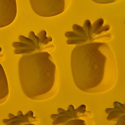 Lot 2 Silicone PINEAPPLE & TULIPS ICE CUBE TRAYS Candy Molds Chocolate Wax