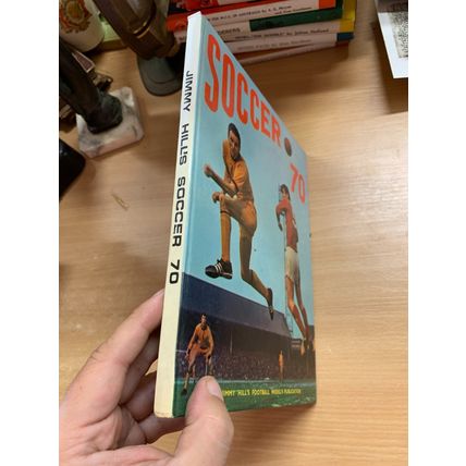 1969 "SOCCER 70" LEEDS UTD JIMMY HILL UK VINTAGE FOOTBALL HB BOOK (P3)