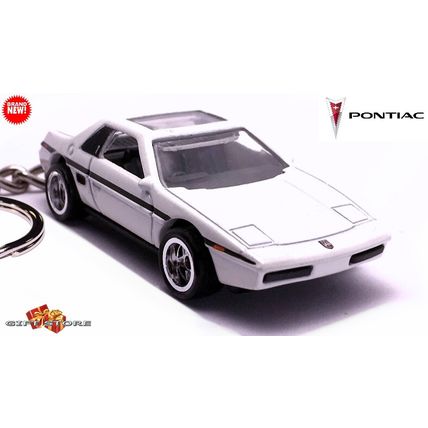 VERY RARE KEYCHAIN 84/88 WHITE PONTIAC FIERO 2M4 CUSTOM