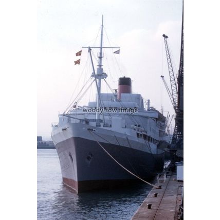 SQ0921 - Union Castle Liner - Reina Del Mar , built 1956 - photograph 6x4