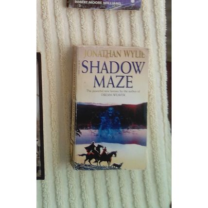 Shadow Maze by Jonathan Wylie PB